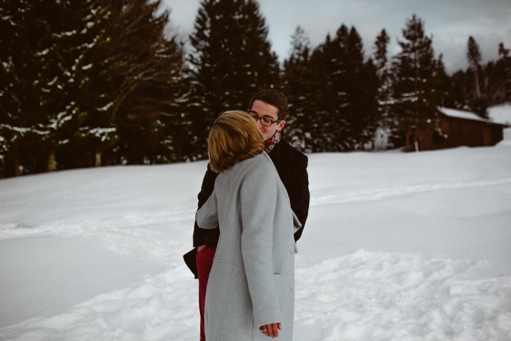Babybauchshooting im winterlichen Allgäu