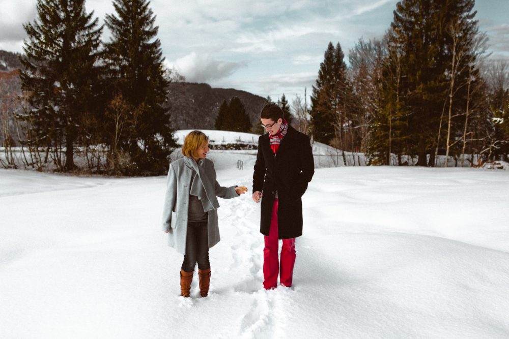 Babybauchshooting im winterlichen Allgäu