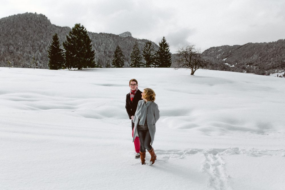 Babybauchshooting im winterlichen Allgäu