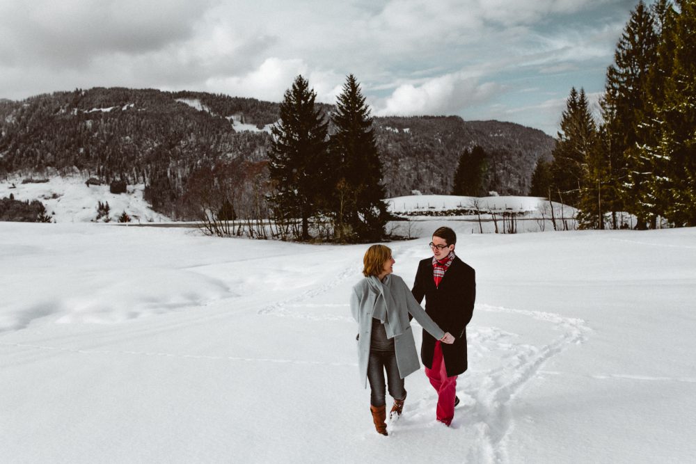 Babybauchshooting im winterlichen Allgäu