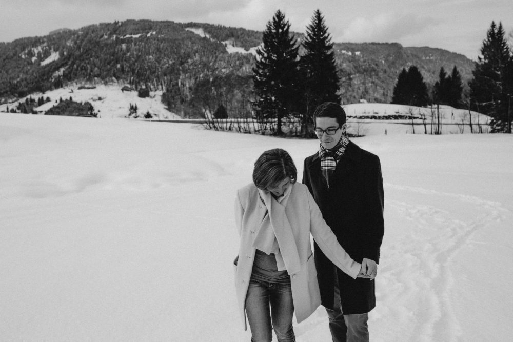 Babybauchshooting im winterlichen Allgäu