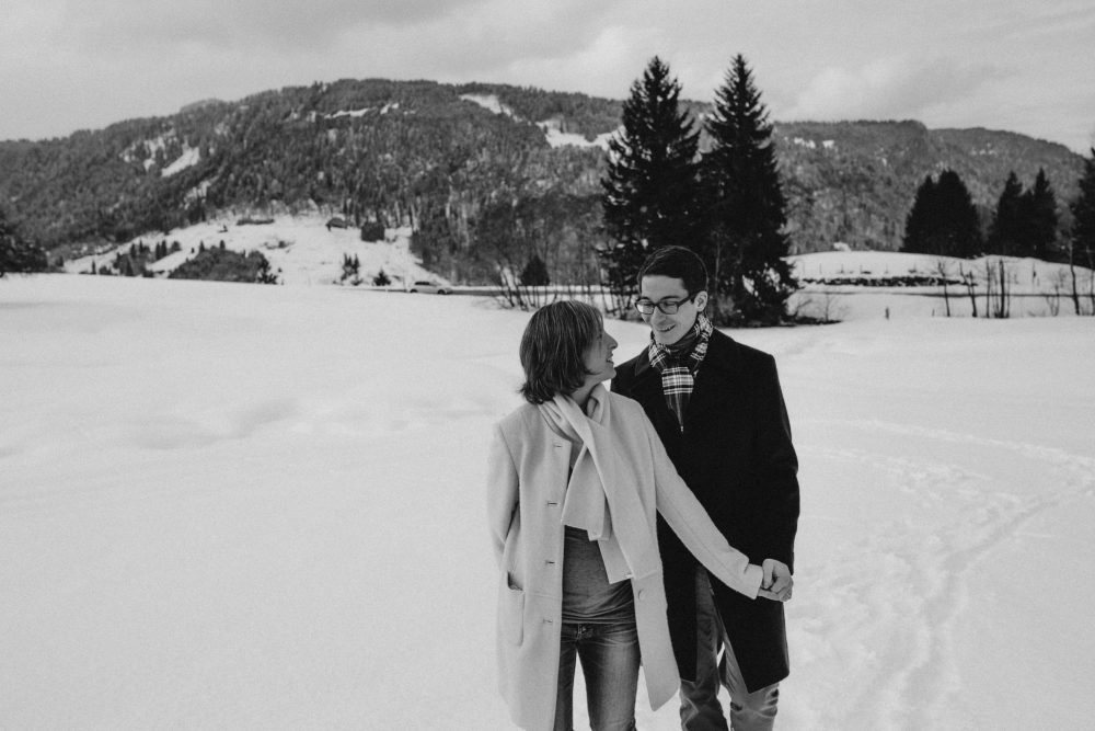 Babybauchshooting im winterlichen Allgäu