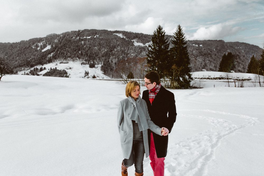 Babybauchshooting im winterlichen Allgäu
