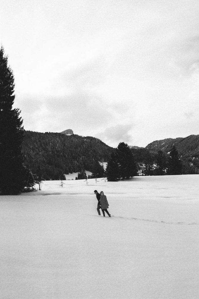 Babybauchshooting im winterlichen Allgäu