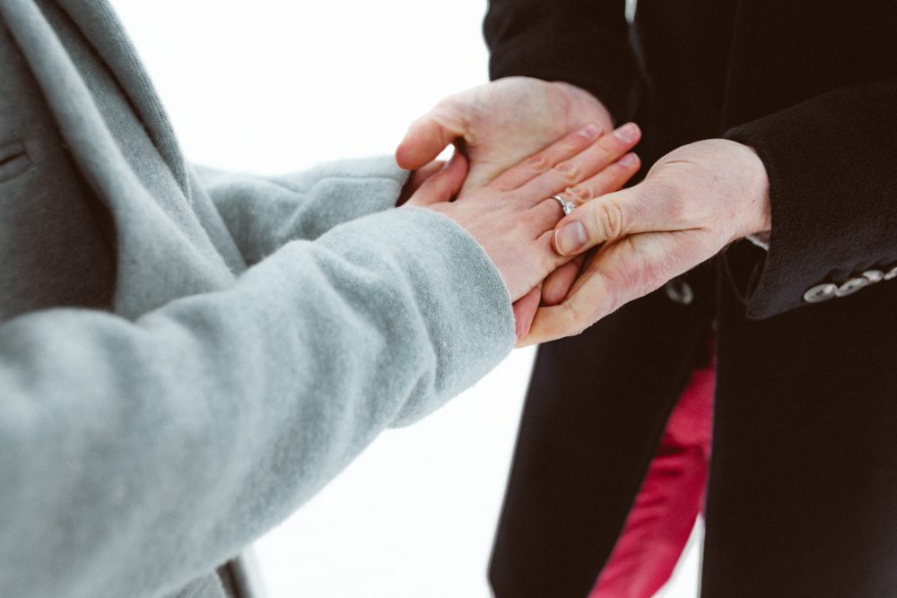 Babybauchshooting im winterlichen Allgäu