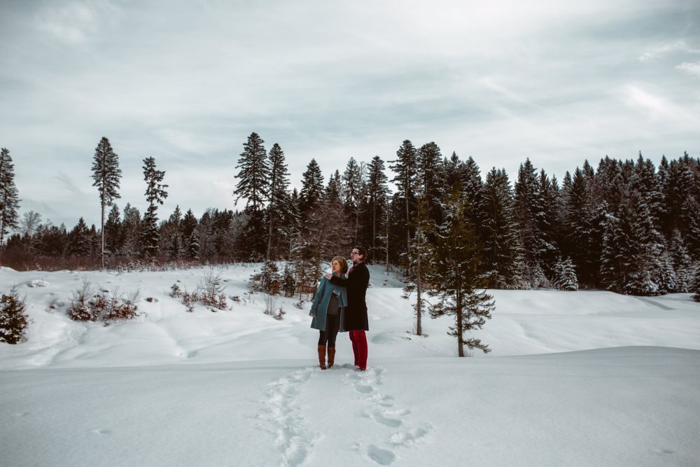 Babybauchshooting im winterlichen Allgäu