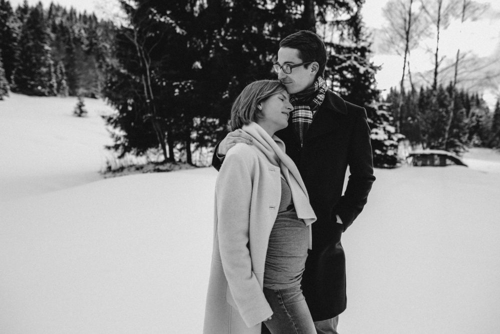 Babybauchshooting im winterlichen Allgäu