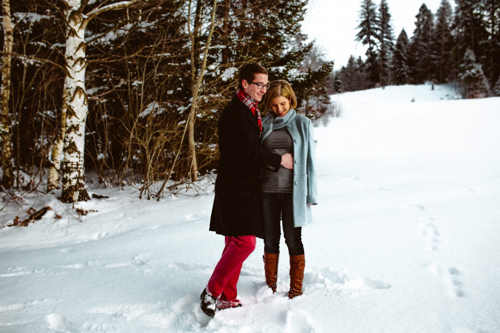 Babybauchshooting im winterlichen Allgäu