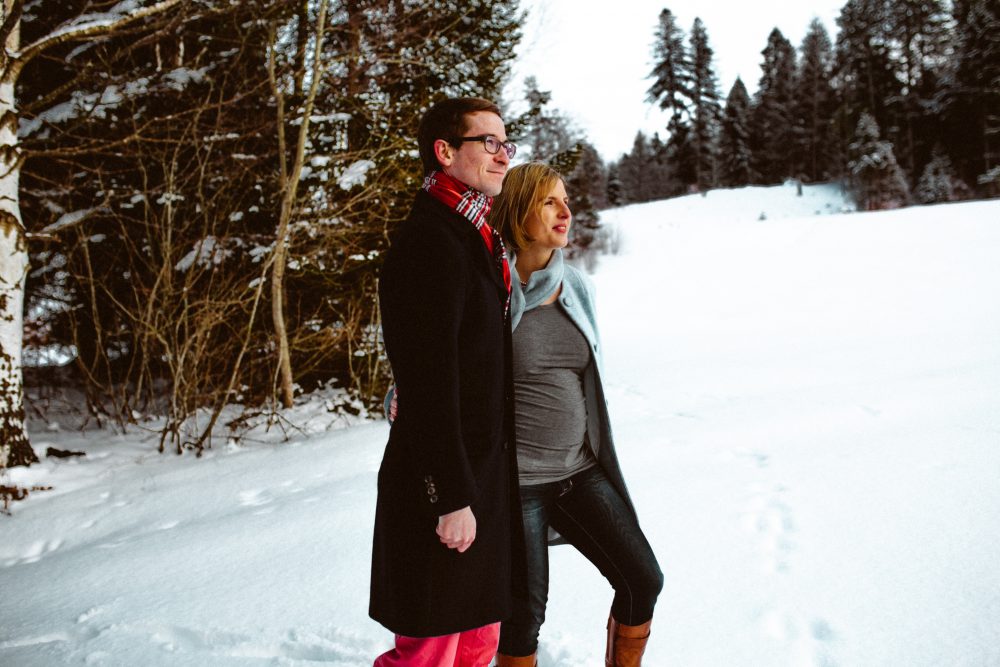 Babybauchshooting im winterlichen Allgäu