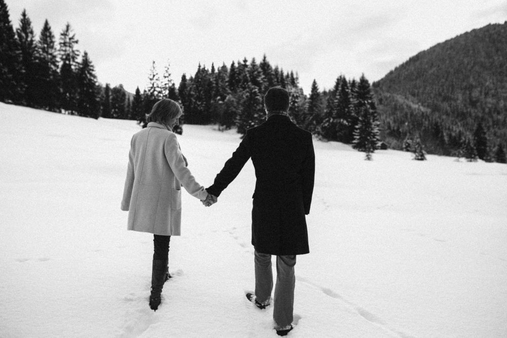 Babybauchshooting im winterlichen Allgäu