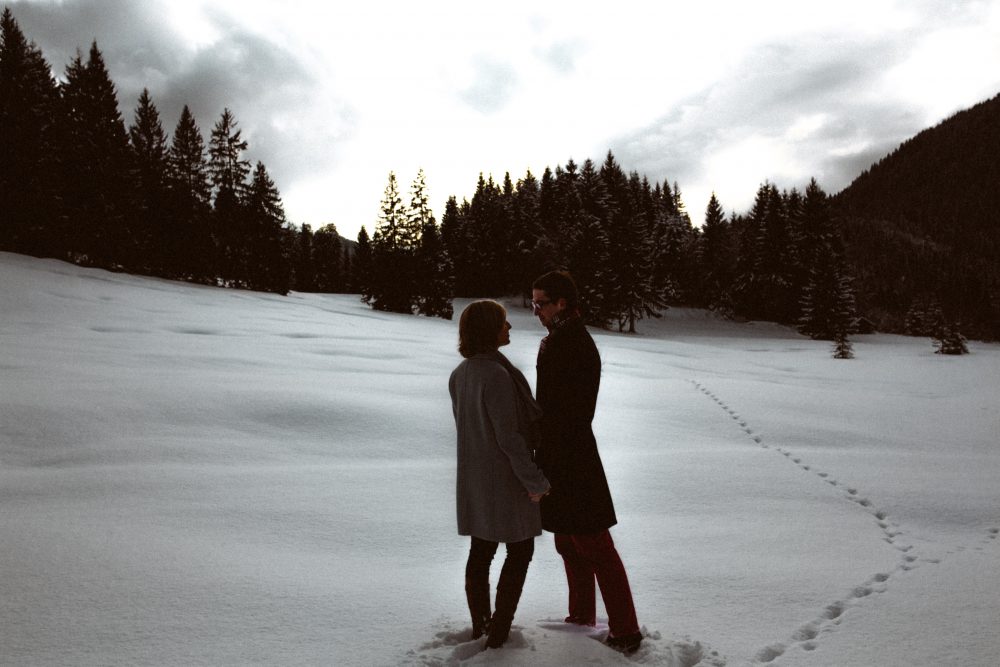 Babybauchshooting im winterlichen Allgäu