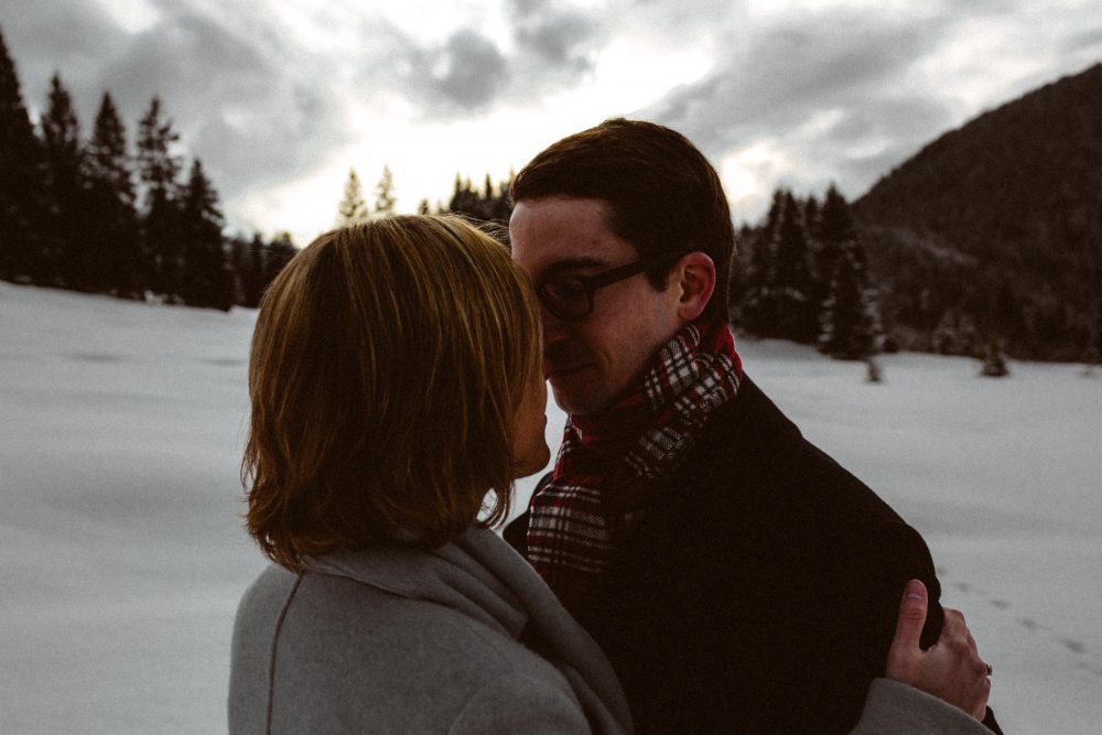 Babybauchshooting im winterlichen Allgäu