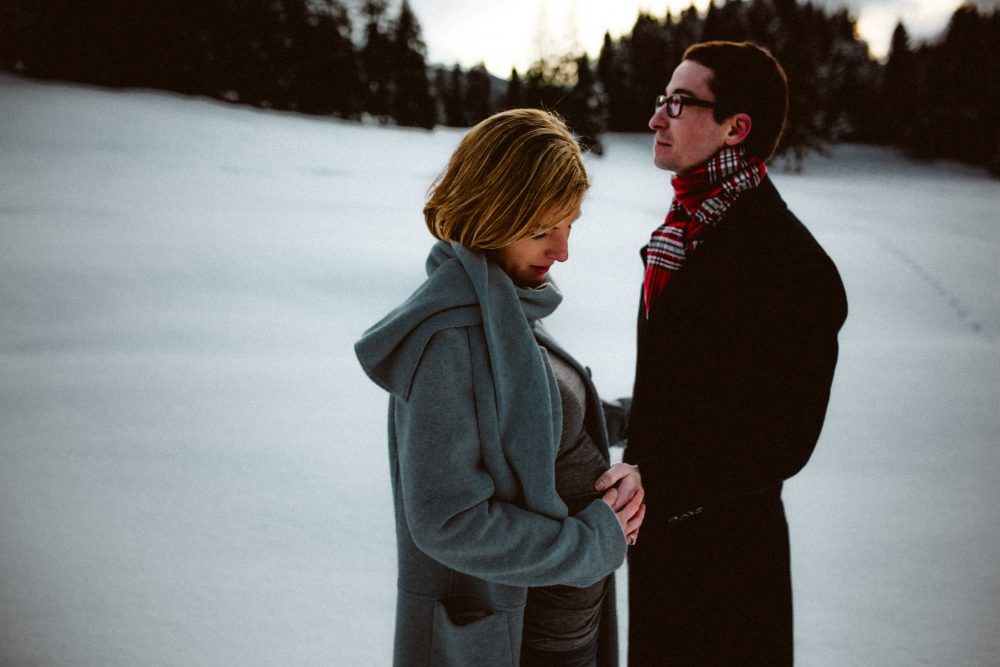 Babybauchshooting im winterlichen Allgäu