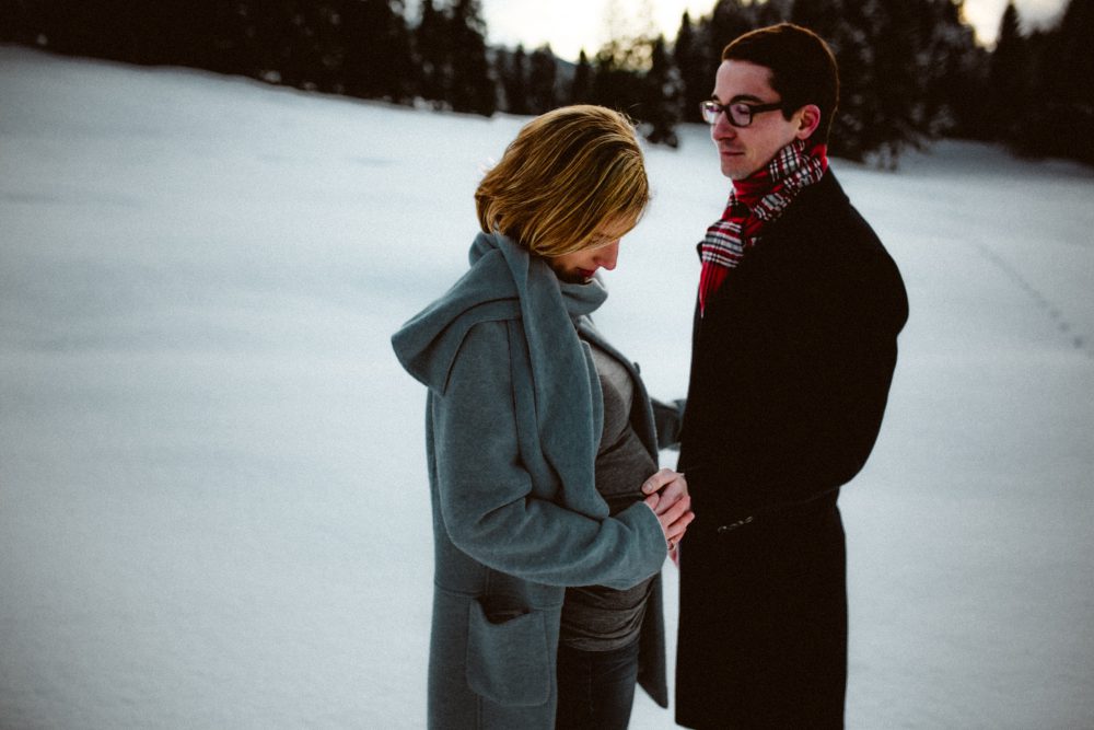 Babybauchshooting im winterlichen Allgäu