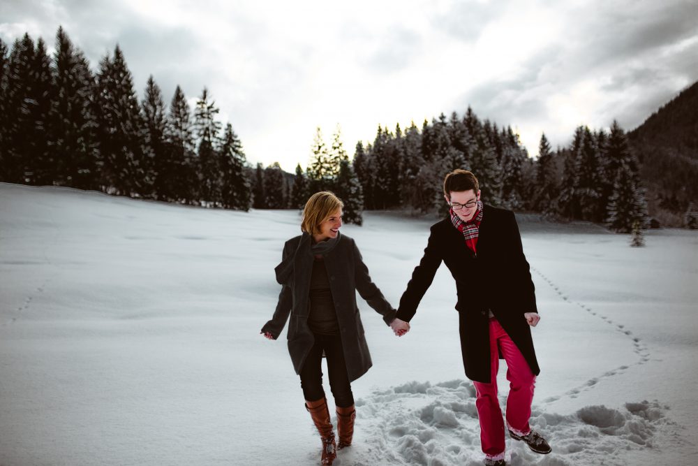 Babybauchshooting im winterlichen Allgäu