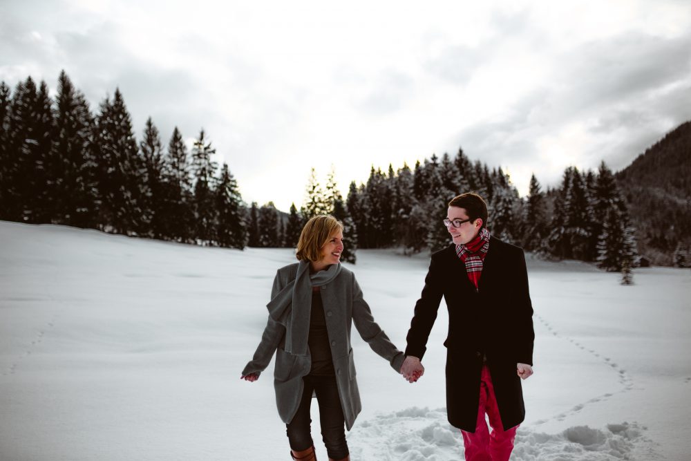 Babybauchshooting im winterlichen Allgäu