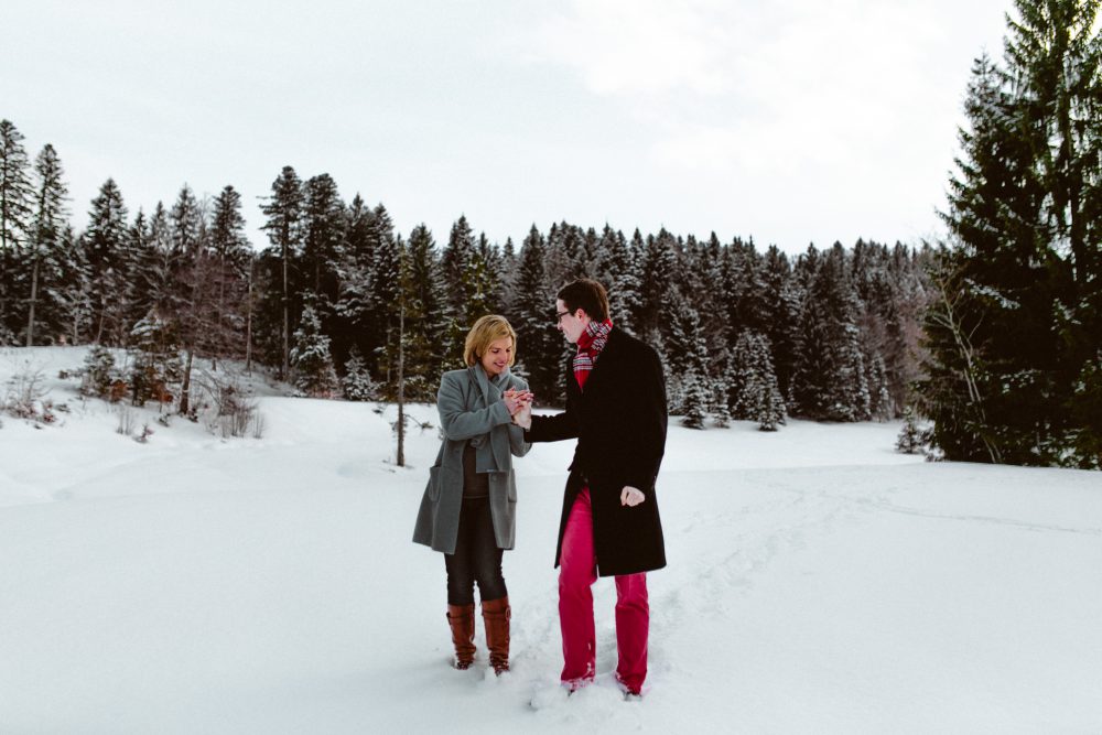 Babybauchshooting im winterlichen Allgäu