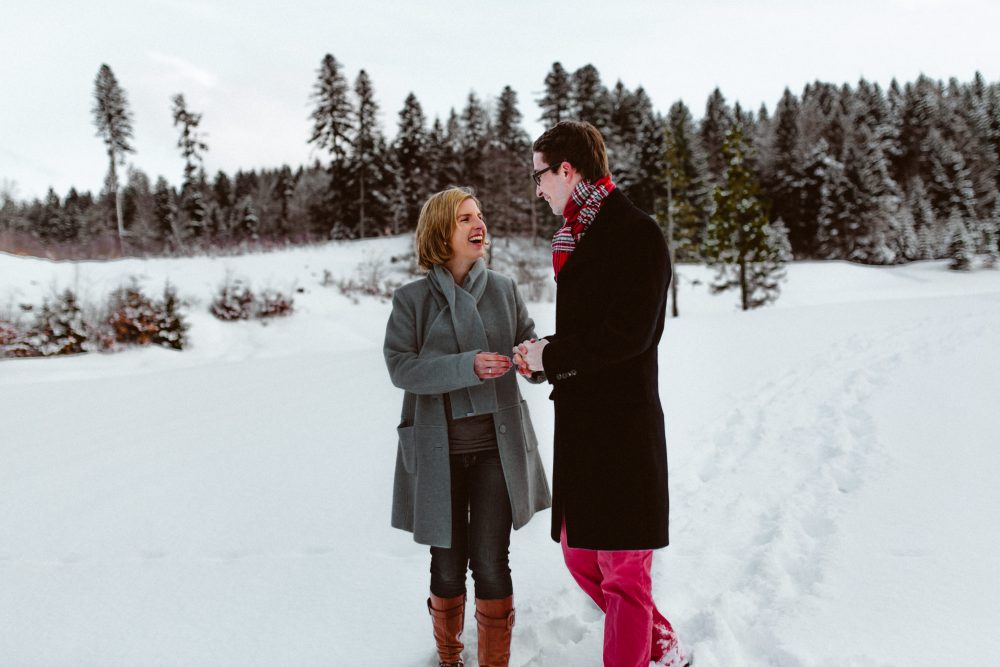 Babybauchshooting im winterlichen Allgäu
