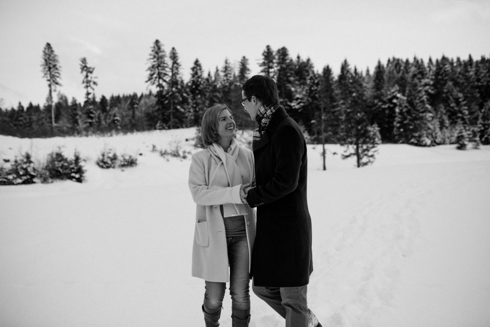 Babybauchshooting im winterlichen Allgäu