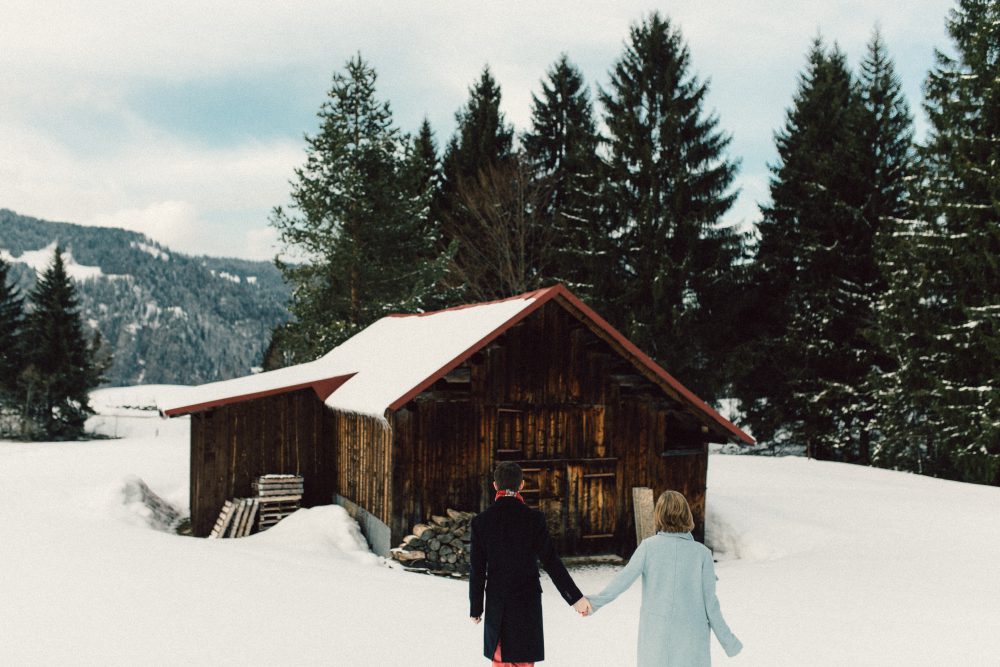 Babybauchshooting im winterlichen Allgäu