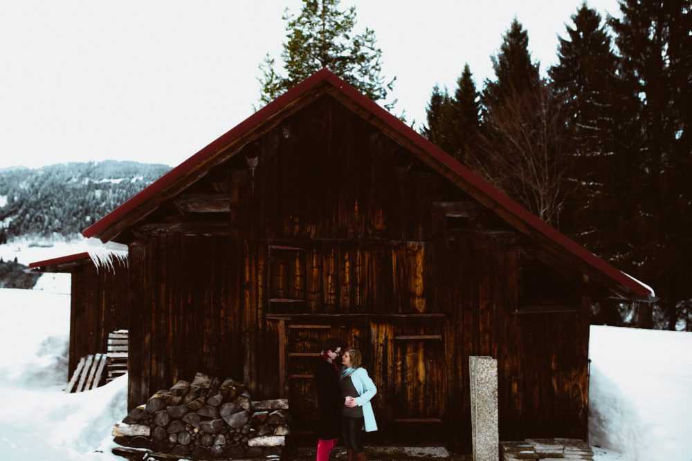 Babybauchshooting im winterlichen Allgäu