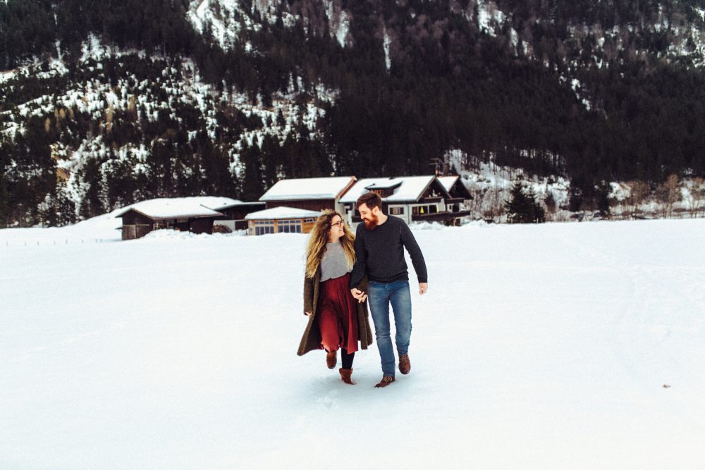Babybauchshooting mit Schneeweitblick