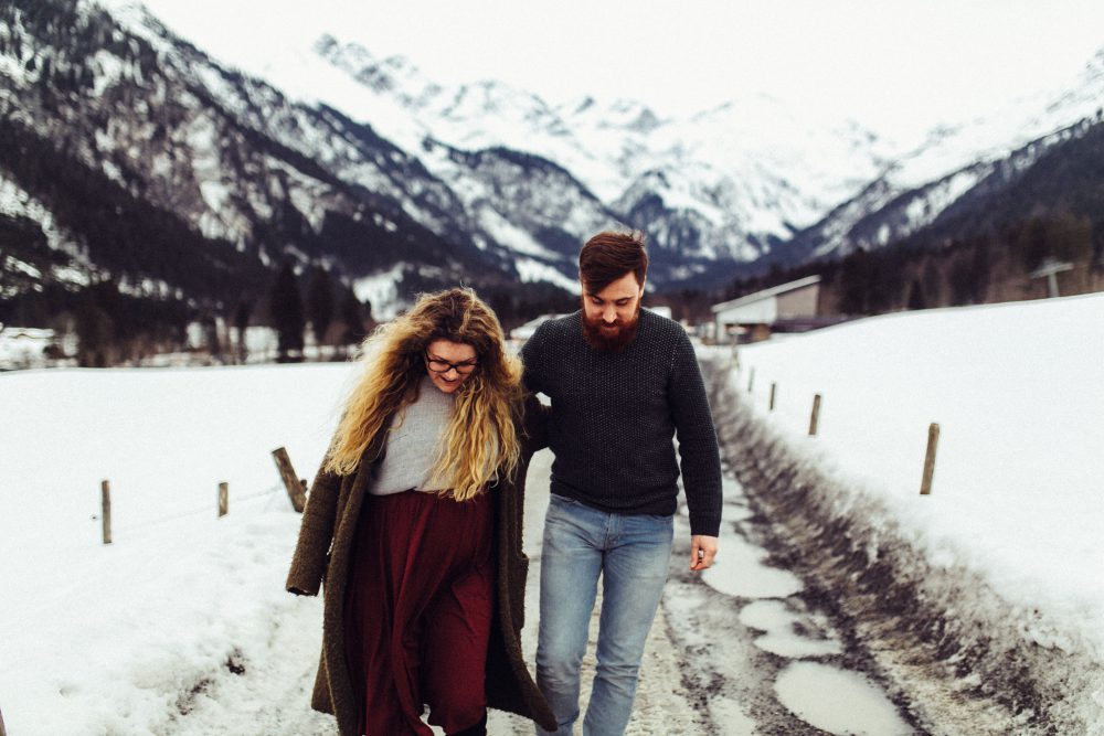 Babybauchshooting mit Schneeweitblick