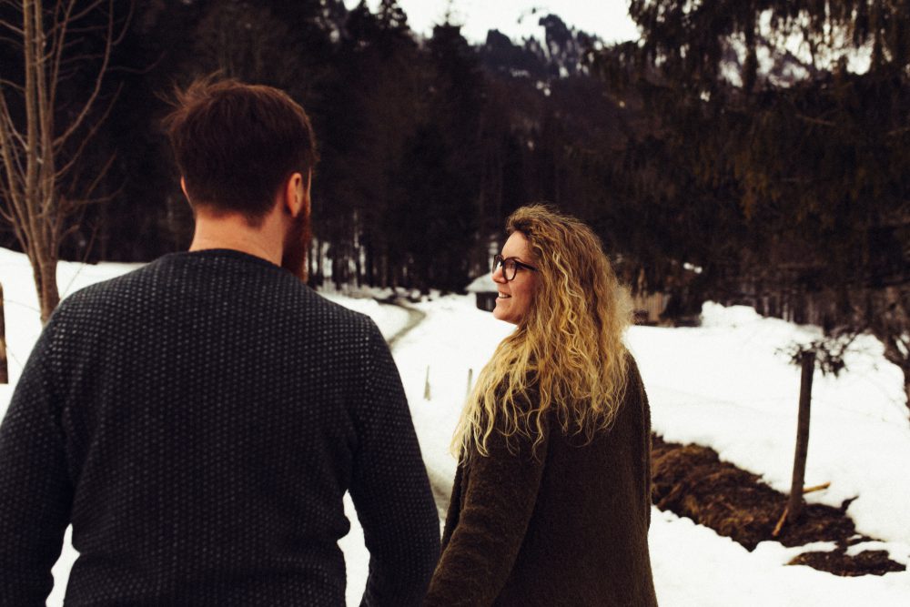 Babybauchshooting mit Schneeweitblick
