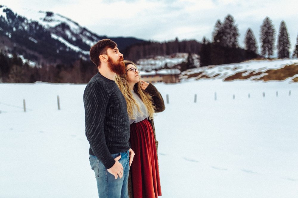 Babybauchshooting mit Schneeweitblick