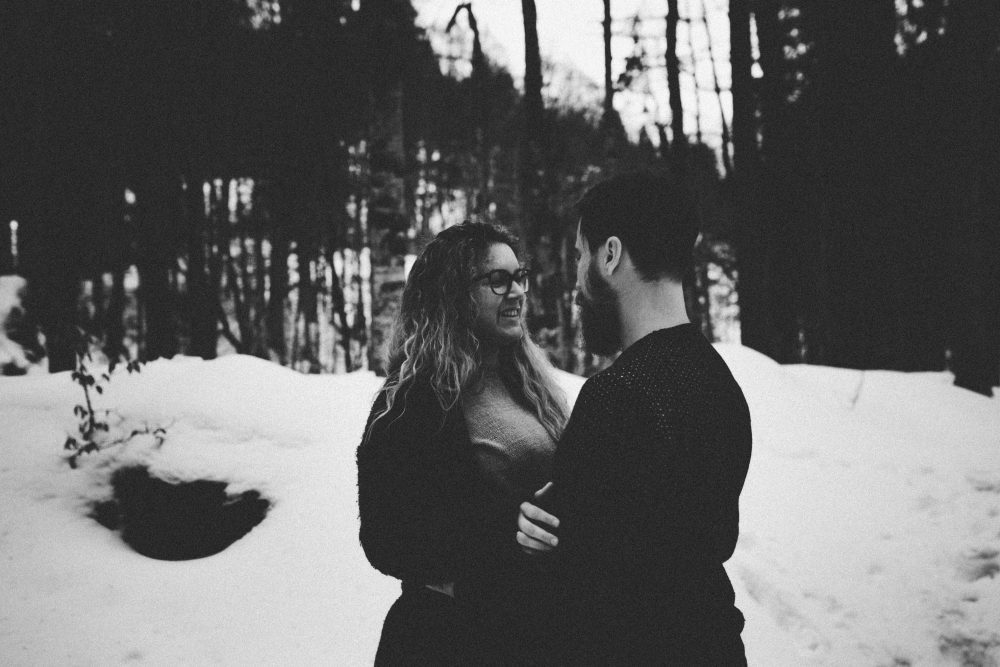 Babybauchshooting mit Schneeweitblick