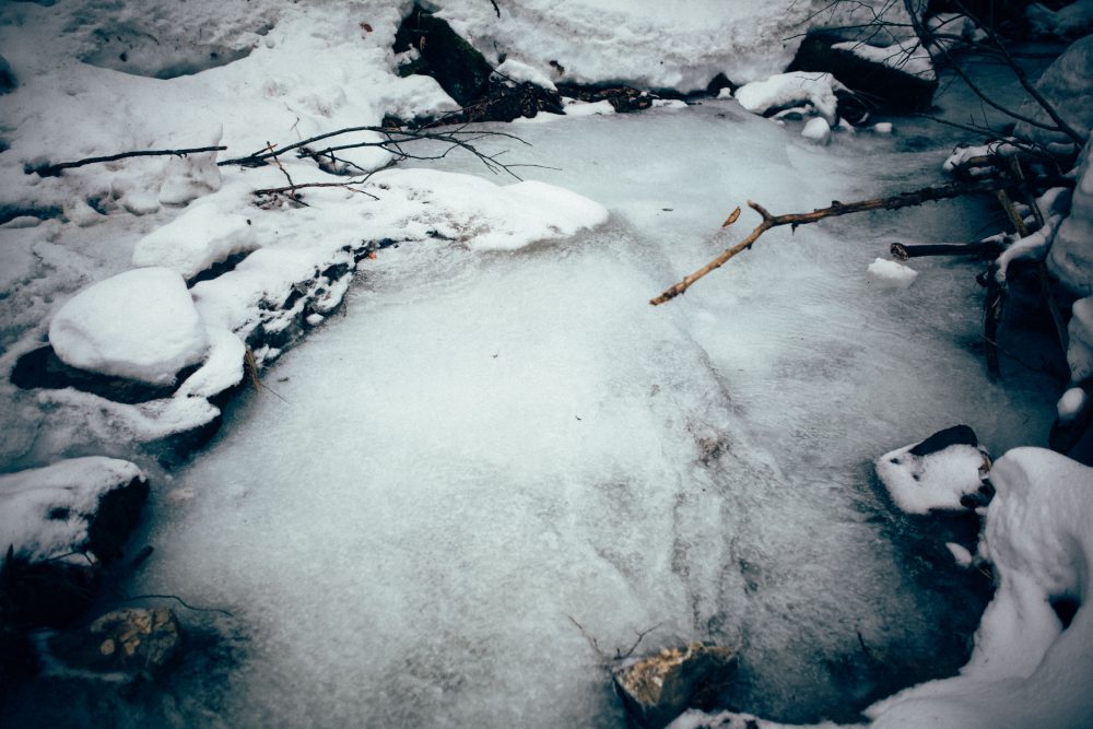 Babybauchshooting mit Schneeweitblick
