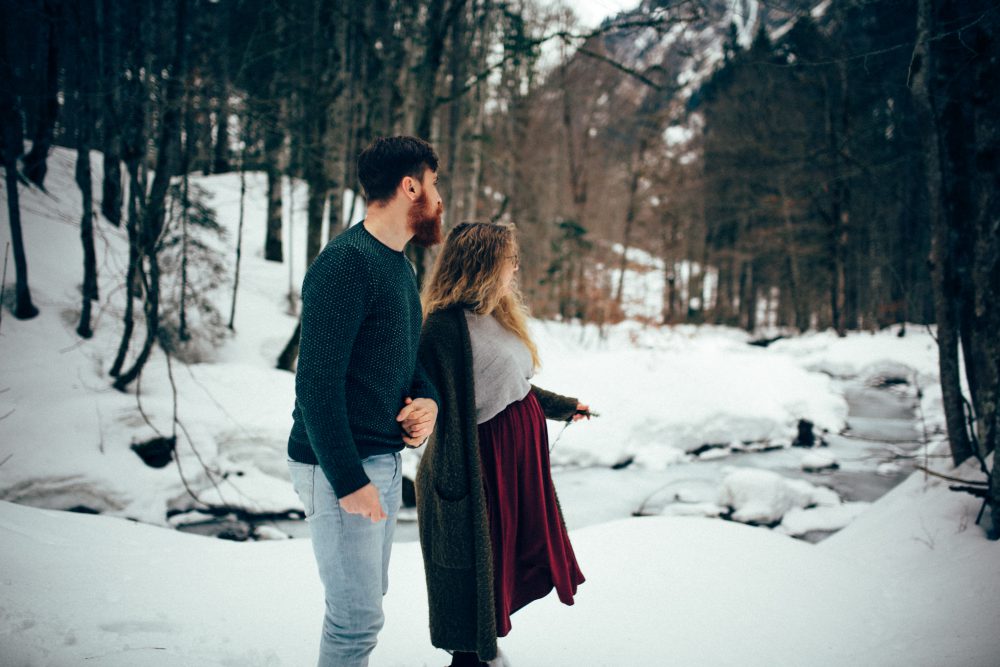 Babybauchshooting mit Schneeweitblick