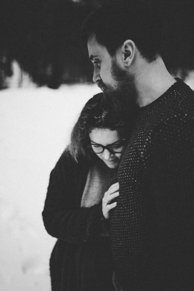 Babybauchshooting mit Schneeweitblick