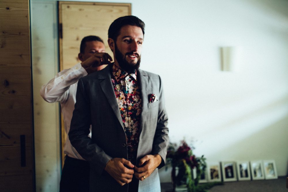 1001 Origami Kraniche auf der Scheunenhochzeit AmVieh-Theater / Schwindegg