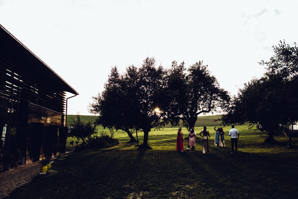 1001 Origami Kraniche auf der Scheunenhochzeit AmVieh-Theater / Schwindegg