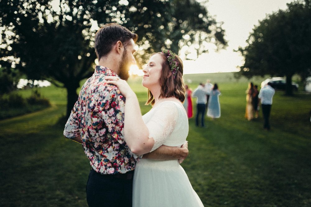 1001 Origami Kraniche auf der Scheunenhochzeit AmVieh-Theater / Schwindegg