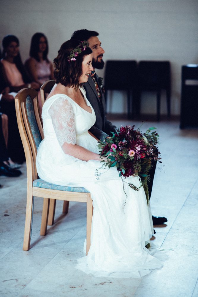 1001 Origami Kraniche auf der Scheunenhochzeit AmVieh-Theater / Schwindegg