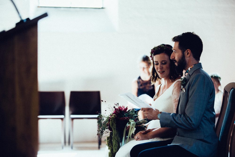 1001 Origami Kraniche auf der Scheunenhochzeit AmVieh-Theater / Schwindegg