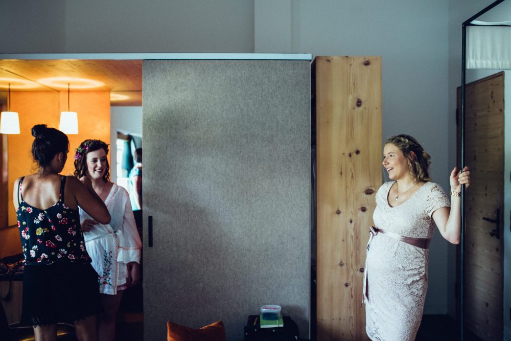 1001 Origami Kraniche auf der Scheunenhochzeit AmVieh-Theater / Schwindegg