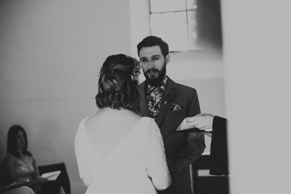 1001 Origami Kraniche auf der Scheunenhochzeit AmVieh-Theater / Schwindegg