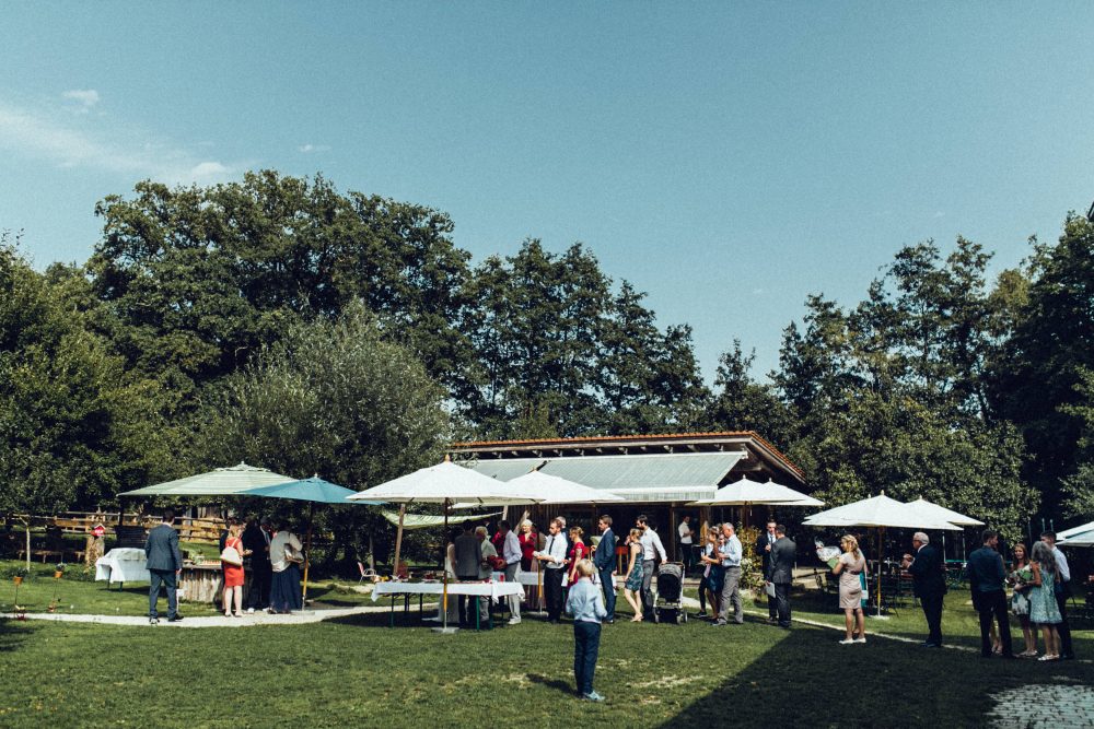 1001 Origami Kraniche auf der Scheunenhochzeit AmVieh-Theater / Schwindegg