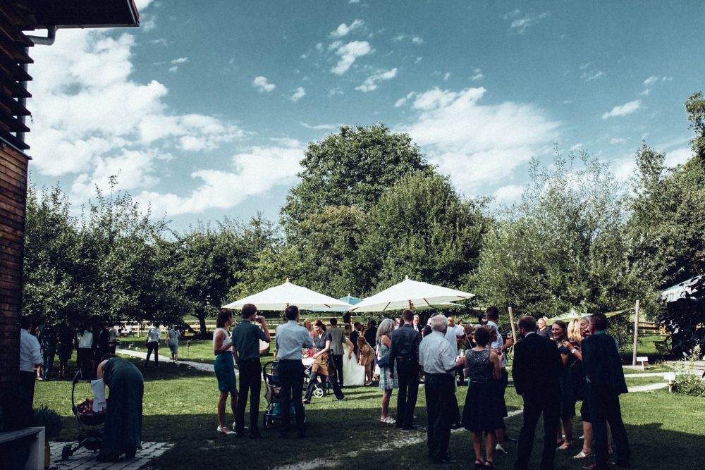 1001 Origami Kraniche auf der Scheunenhochzeit AmVieh-Theater / Schwindegg