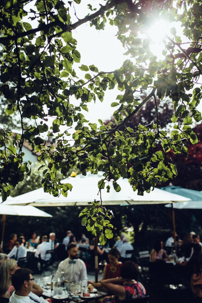 1001 Origami Kraniche auf der Scheunenhochzeit AmVieh-Theater / Schwindegg