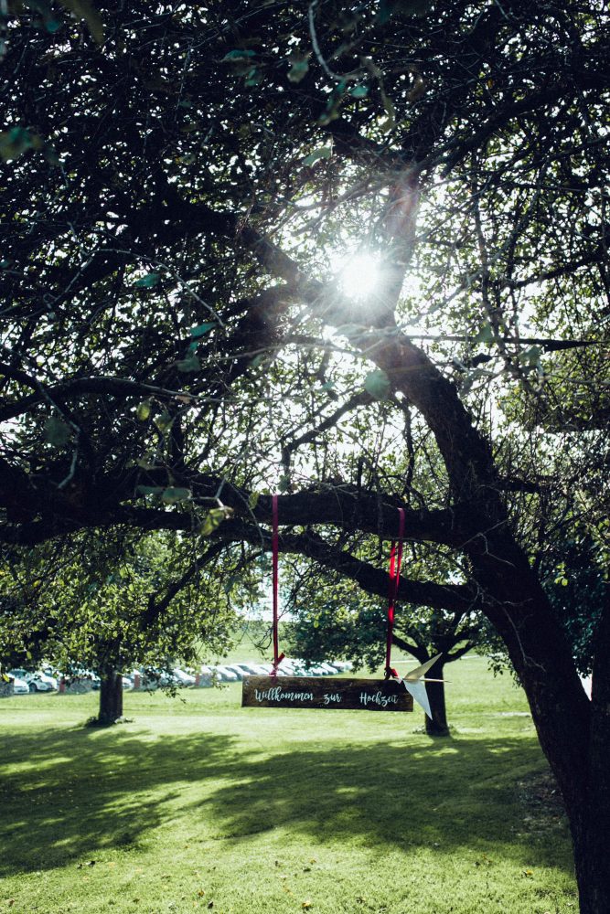 1001 Origami Kraniche auf der Scheunenhochzeit AmVieh-Theater / Schwindegg