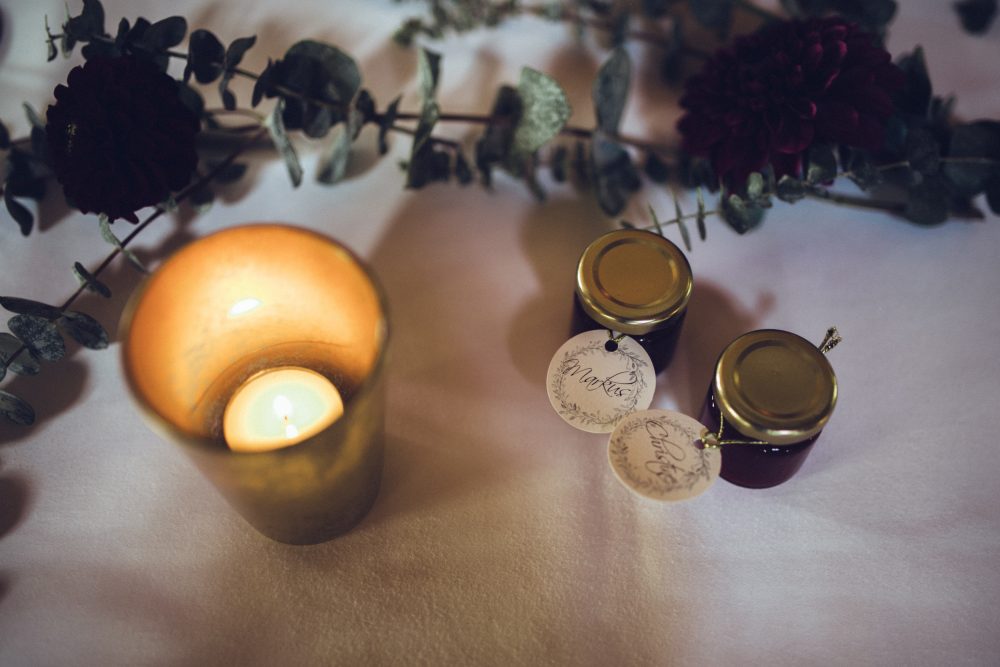 1001 Origami Kraniche auf der Scheunenhochzeit AmVieh-Theater / Schwindegg