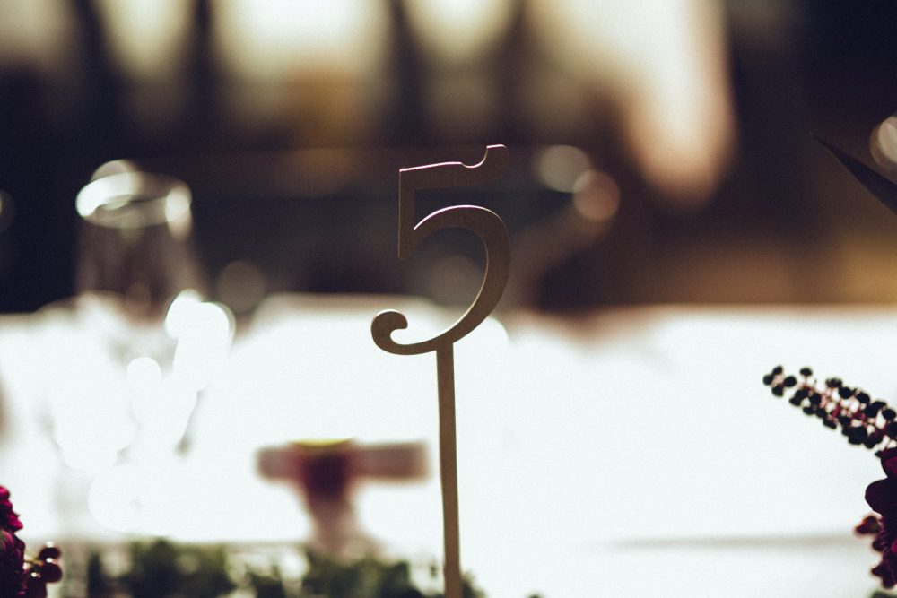 1001 Origami Kraniche auf der Scheunenhochzeit AmVieh-Theater / Schwindegg