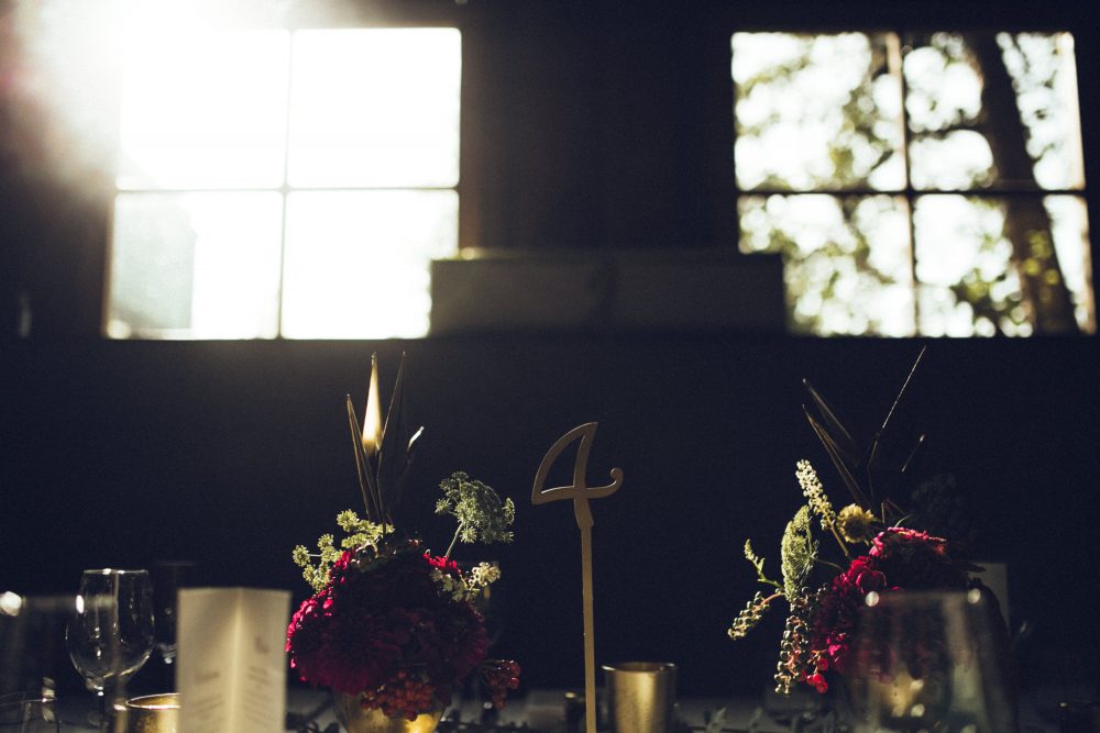 1001 Origami Kraniche auf der Scheunenhochzeit AmVieh-Theater / Schwindegg