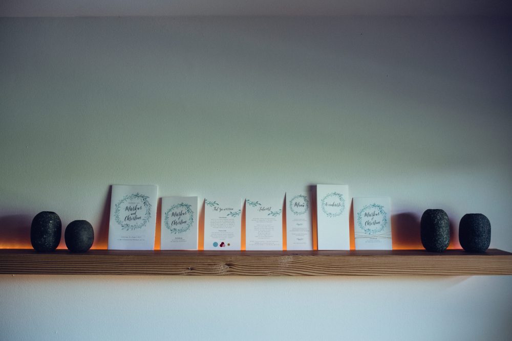 1001 Origami Kraniche auf der Scheunenhochzeit AmVieh-Theater / Schwindegg