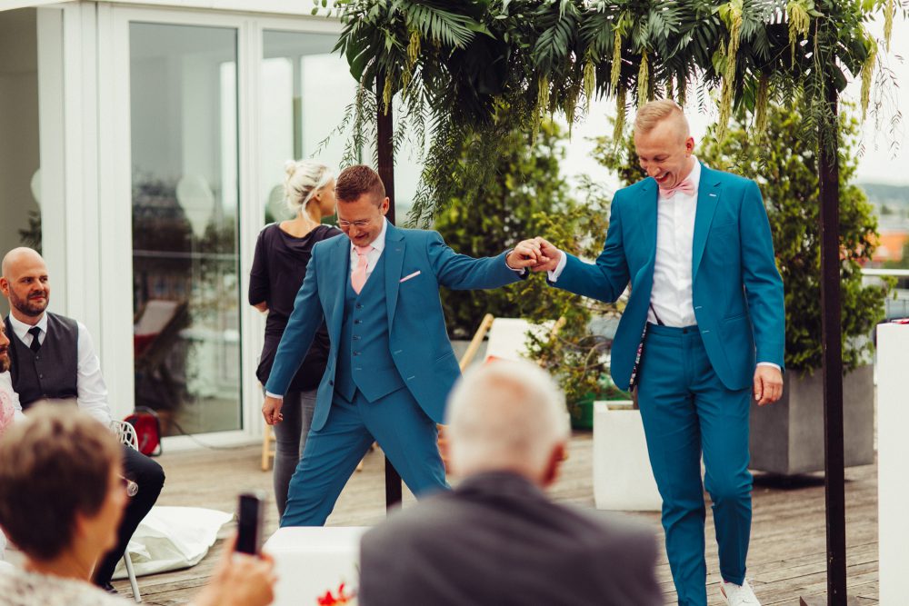 Gleichgeschlechtliche Hochzeit im Skyloftstudio München