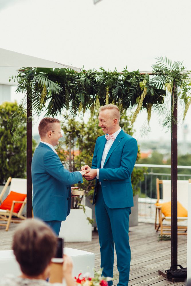 Gleichgeschlechtliche Hochzeit im Skyloftstudio München